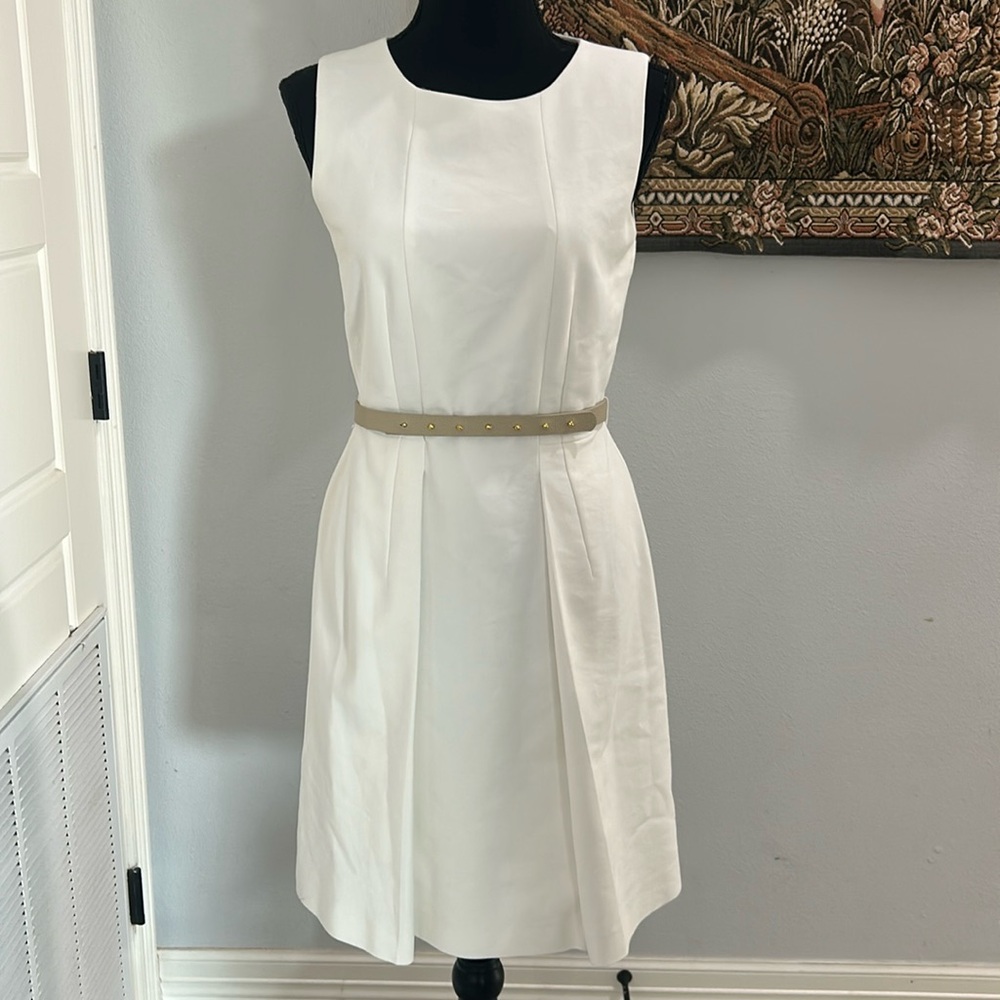 Antonio Melani White Sleeveless Dress with Belt. Size 4